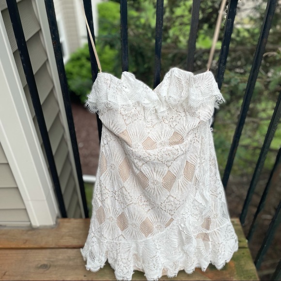 Selfie Leslie September Lace Ruffle Dress - Picture 4 of 5